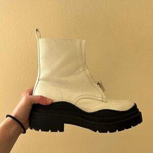White mango boots with zipper